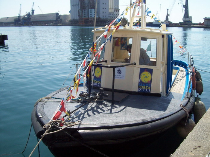 Savona, il 1 luglio torna "Scopamare", le navi-raccolta dei rifiuti galleggianti