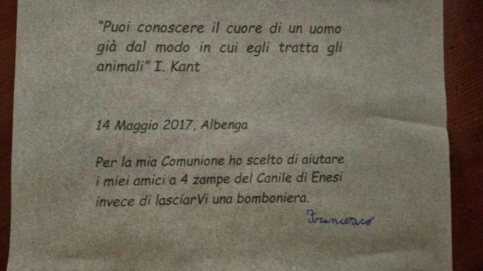 Niente bomboniere per la comunione, ma un dono al canile di Albenga