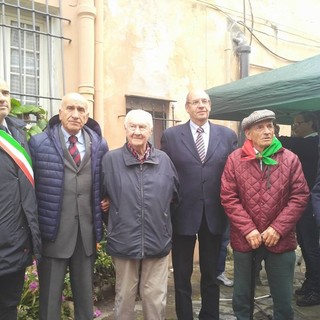 Con la deposizione di una corona d'alloro, Imperia ricorda i cent'anni dalla nascita di Felice Cascione (Foto e video)