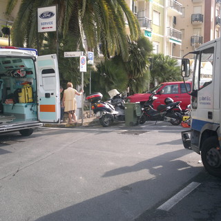 Scontro moto - furgone ad Andora: 17enne ferito