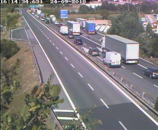 Incidente in autostrada tra Albenga e Borghetto, rallentamenti sul tratto