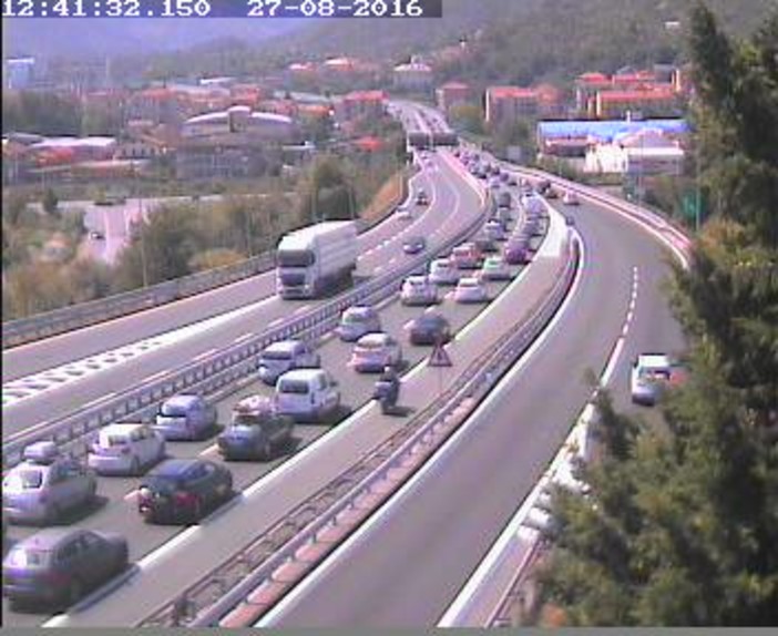 #infoviabilità: code e rallentamenti sull'autostrada A10 #infoviabilità: code e rallentamenti sull'autostrada A10