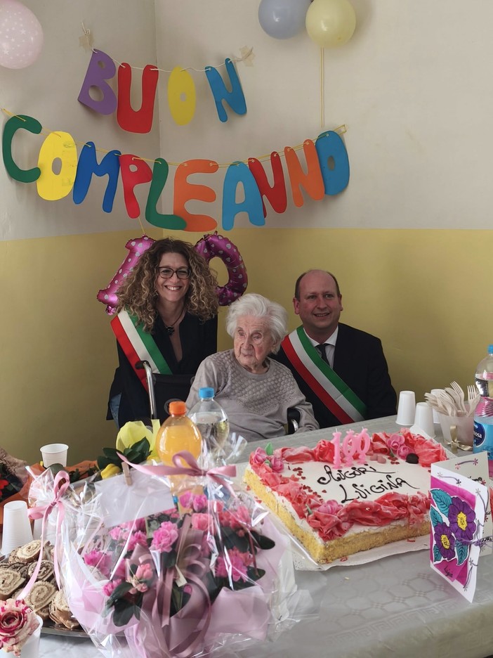 Mallare, Luigina Vico spegne 100 candeline (FOTO) Mallare, Luigina Vico spegne 100 candeline (FOTO)