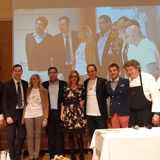 Regione, gemellaggio solidale tra le eccellenze liguri e piemontesi alla Fiera del Tartufo di Alba