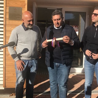 Consegnati dal Presidente Toti 50mila euro della raccolta fondi promossa da Regione Liguria al sindaco di Amatrice Pirozzi