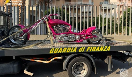 Contrabbando di auto e moto di lusso, sequestri tra Andora e Borghetto: nel mirino imprenditori russi