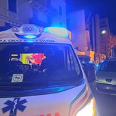 Sfregiato sulla guancia da una coltellata, 51enne ferito tra via XX Settembre e via Luigi Corsi