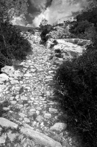 Bandita la III edizione del concorso fotografico "Scatto in Val Varatella" Bandita la III edizione del concorso fotografico "Scatto in Val Varatella"