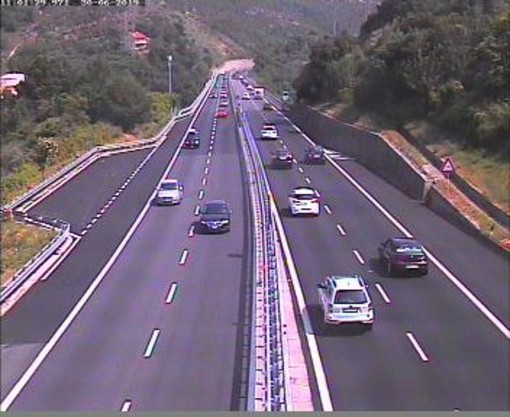 Viabilità, code per traffico intenso lungo l'autostrada A10 (FOTO)