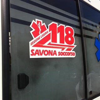 Savona, anziana investita da un'auto in via Bonini: codice rosso al San Paolo