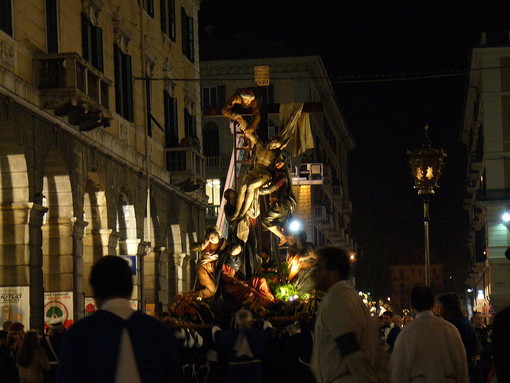 Un’atmosfera sacra è pronta ad avvolgere Savona con la tradizionale Processione del Venerdì Santo
