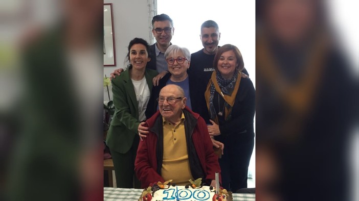 A Cisano sul Neva festa grande per i 100 anni di Gerolamo Sciutto