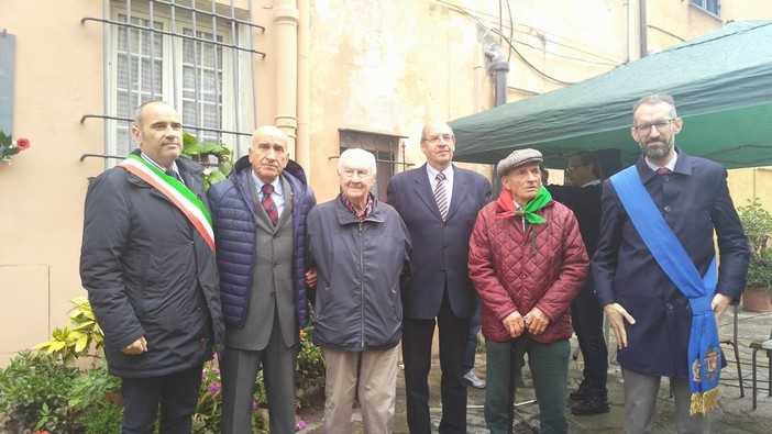 Con la deposizione di una corona d'alloro, Imperia ricorda i cent'anni dalla nascita di Felice Cascione (Foto e video)