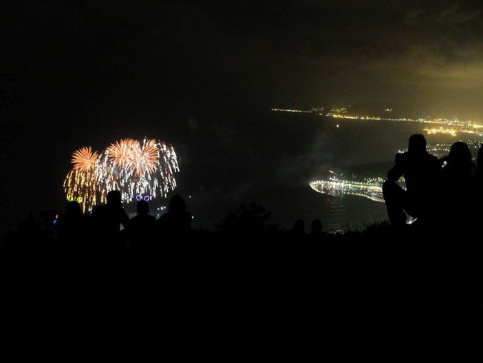 Varazze si prepara allo spettacolo pirotecnico e musicale di ferragosto Varazze si prepara allo spettacolo pirotecnico e musicale di ferragosto