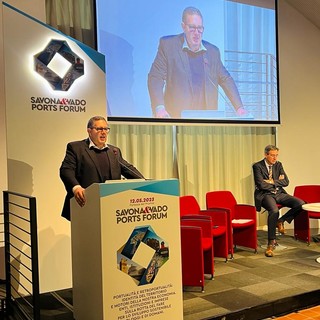 Toti: "Sistema portuale Savona e Vado vitale e trainante per la provincia, accelerare su piano infrastrutturale" Toti: "Sistema portuale Savona e Vado vitale e trainante per la provincia, accelerare su piano infrastrutturale"