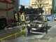 Auto va in fiamme in via XX Settembre a Savona (foto) Auto va in fiamme in via XX Settembre a Savona (foto)