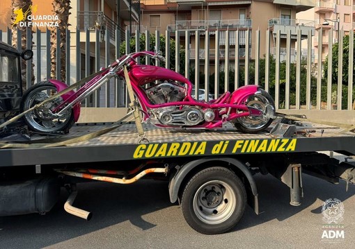 Contrabbando di auto e moto di lusso, sequestri tra Andora e Borghetto: nel mirino imprenditori russi