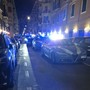 Scoppia una lite dalla Caritas in via Guidobono: intervengono polizia e carabinieri