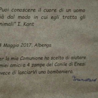 Niente bomboniere per la comunione, ma un dono al canile di Albenga