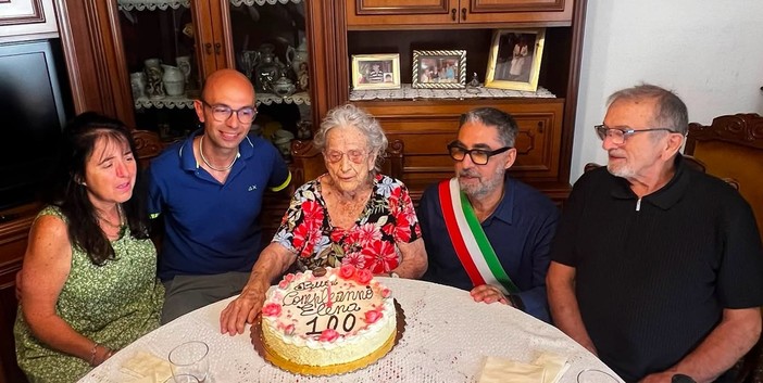 Rocchetta Cairo, Elena Massone spegne 100 candeline Rocchetta Cairo, Elena Massone spegne 100 candeline