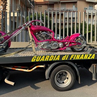 Contrabbando di auto e moto di lusso, sequestri tra Andora e Borghetto: nel mirino imprenditori russi