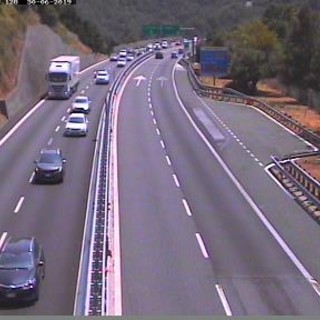Traffico intenso per il rientro dei turisti: rallentamenti e code lungo l'Autostrada dei Fiori