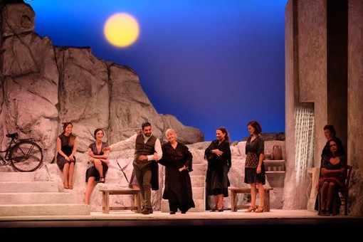 A "Liolà" il Premio CCIAA Riviere di Liguria per la 53esima edizione del Festival Teatrale di Borgio Verezzi A "Liolà" il Premio CCIAA Riviere di Liguria per la 53esima edizione del Festival Teatrale di Borgio Verezzi