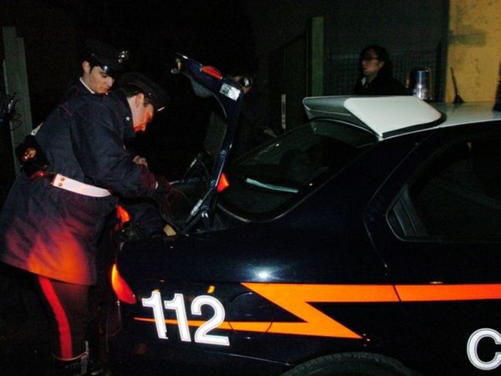 Savona: quarantenne esplode due colpi con una pistola scacciacani, paura in via Montenotte Savona: quarantenne esplode due colpi con una pistola scacciacani, paura in via Montenotte