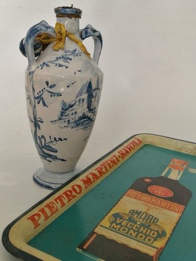 Albissola, alla Fornace Alba Docilia la mostra "Enzo Martini, l’arte in bottiglia"