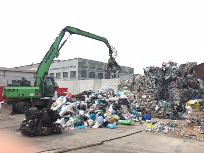 Roccavignale, in arrivo un kit di videosorveglianza mobile per i controlli sui cassonetti