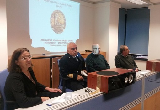 Tracciabilità del pesce, arrivano nuove norme: istituzioni competenti incontrano i commercianti al dettaglio Tracciabilità del pesce, arrivano nuove norme: istituzioni competenti incontrano i commercianti al dettaglio