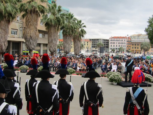 210⁰ anniversario di fondazione dell'Arma dei Carabinieri: le celebrazioni a Savona nella Piazza del Brandale (FOTO) 210⁰ anniversario di fondazione dell'Arma dei Carabinieri: le celebrazioni a Savona nella Piazza del Brandale (FOTO)