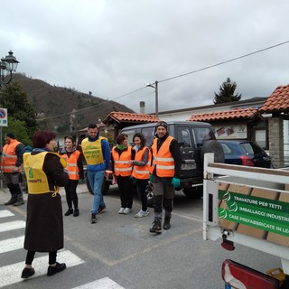 Giornata ecologica a Pallare: bottino ingente di rifiuti raccolti dai volontari (FOTO)