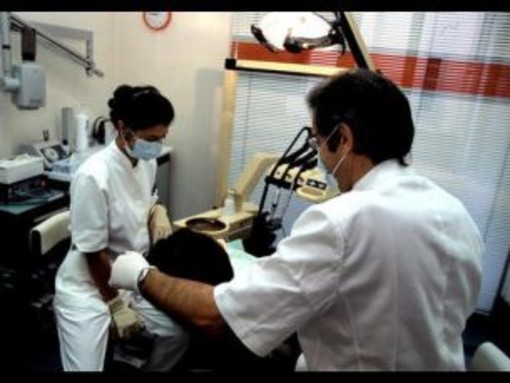 Saliceto: falso dentista denunciato dai carabinieri Saliceto: falso dentista denunciato dai carabinieri