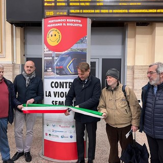 La Regione contro la violenza sui treni, Scajola e Ferro: "Siamo al fianco di consumatori e lavoratori"