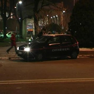 Savona: tenta di rubare l'auto della moglie, sudamericano finisce in coma