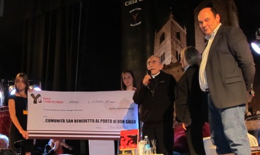 Albenga: Alla Rosy i Fiori di Faber, al PD le spine