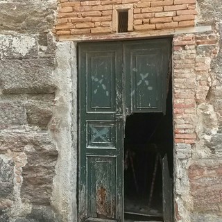 Savona: atti vandalici alla torre medievale Corsi: intervengono i Vigili Urbani e il settore lavori pubblici