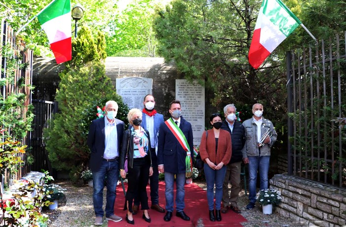 Albenga, un sentito omaggio al Fortino dei Martiri della Foce per celebrare il 25 aprile (FOTO)