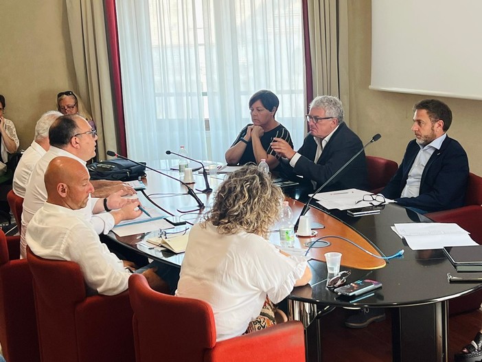 In Regione l'incontro con le rappresentanze sindacali del trasporto pubblico locale su gomma In Regione l'incontro con le rappresentanze sindacali del trasporto pubblico locale su gomma