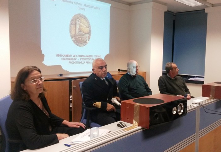 Tracciabilità del pesce, arrivano nuove norme: istituzioni competenti incontrano i commercianti al dettaglio Tracciabilità del pesce, arrivano nuove norme: istituzioni competenti incontrano i commercianti al dettaglio