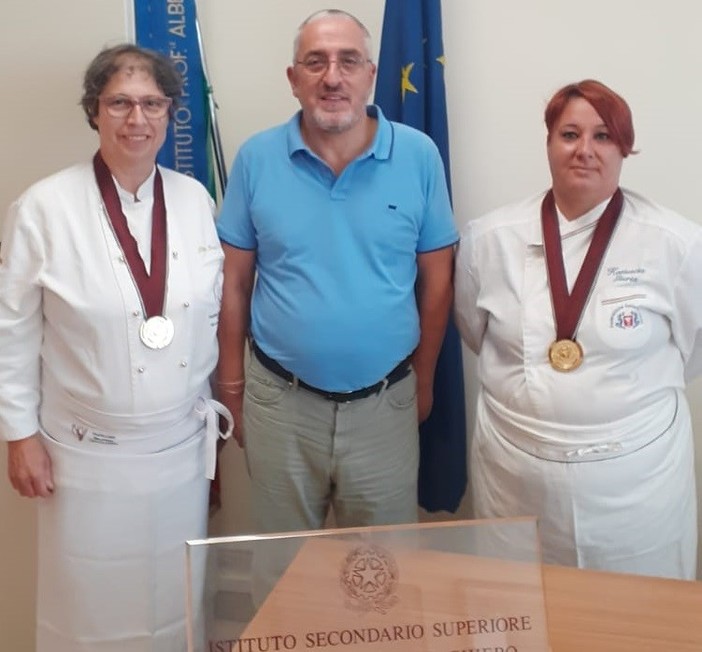 Alassio, con Katiuscia Giuria salgono a due le docenti del Giancardi Galilei Aicardi premiate dalla Federazione Italiana Cuochi Alassio, con Katiuscia Giuria salgono a due le docenti del Giancardi Galilei Aicardi premiate dalla Federazione Italiana Cuochi