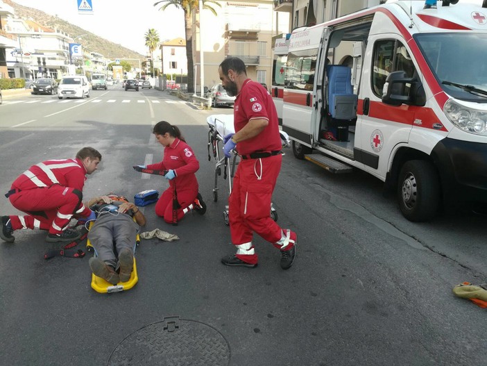 Ceriale: si sente male mentre era in sella alla sua bicicletta, immediato il soccorso