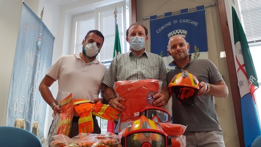 Carcare, consegnati i nuovi capi di abbigliamento e le attrezzature per i volontari della protezione civile