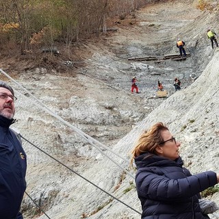 Pallare, sopralluogo sui lavori di ripristino della Sp 15 da parte di Angelo Vaccarezza e Luana Isella (VIDEO)