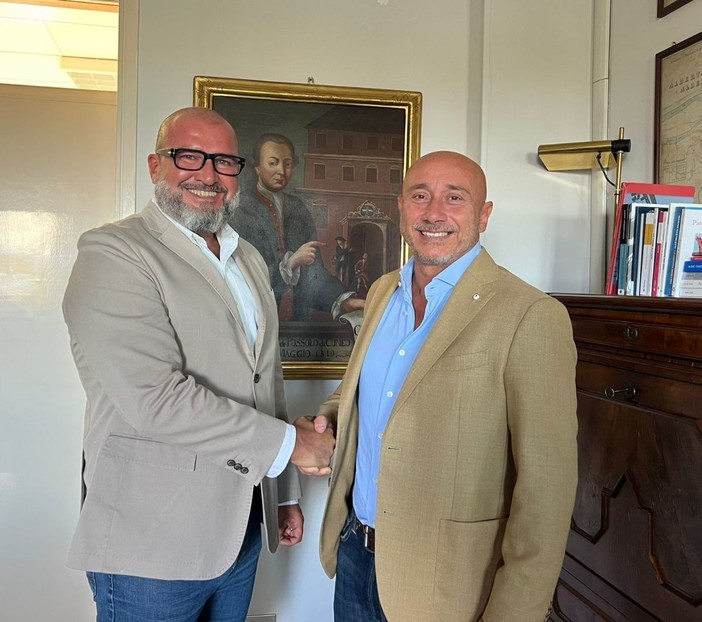 Il dottor Duccio Buccicardi, a sinistra, col commissario Livio Tranchida Il dottor Duccio Buccicardi, a sinistra, col commissario Livio Tranchida