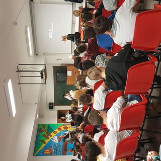 Albenga, gli alunni della scuola media "Alighieri-Mameli" hanno incontrato il giudice Gian Carlo Caselli