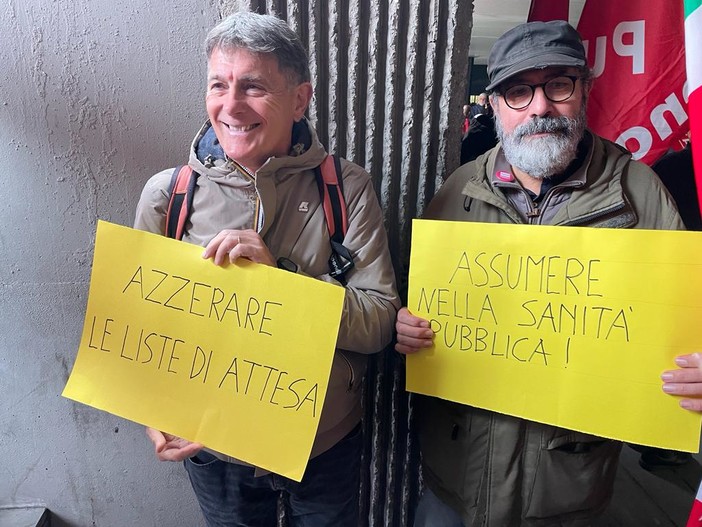 Piano sociosanitario, bagarre in consiglio regionale e presidio di protesta in via d’Annunzio