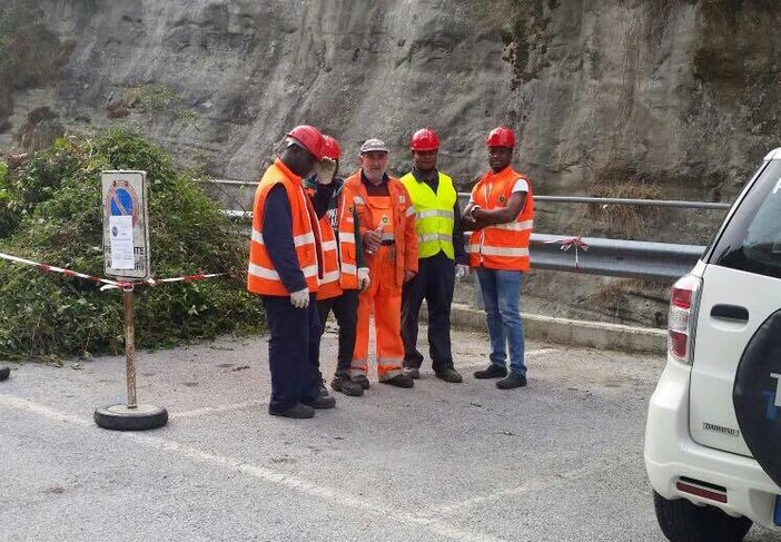 Cairo, pulito il rio Tanarello (FOTO)