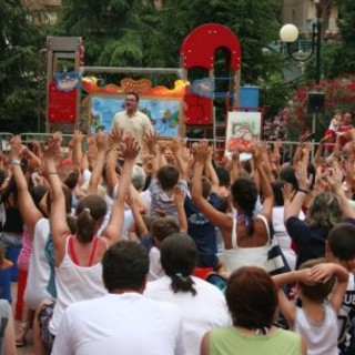 Pietra: questa sera il piazza giochi e teatro per i bimbi